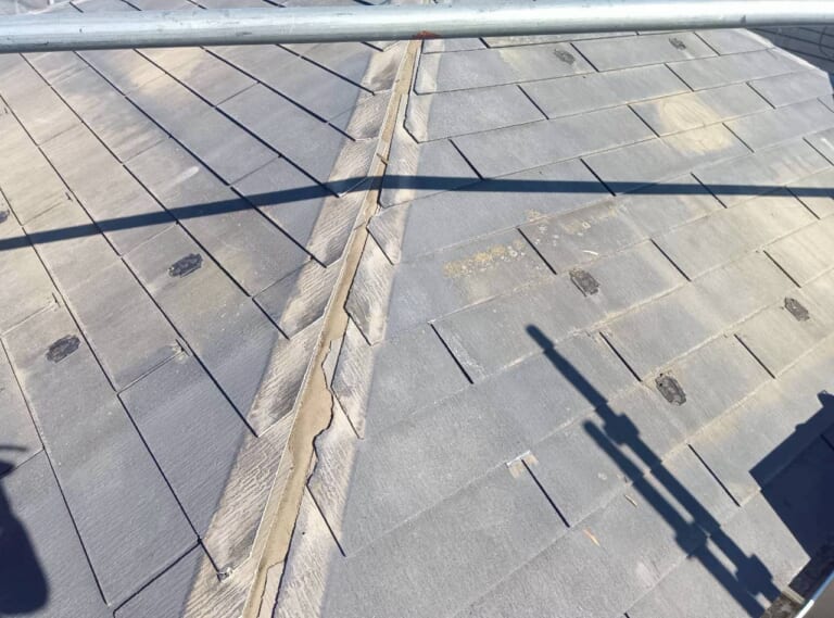 太陽光パネル、棟板金取り外し