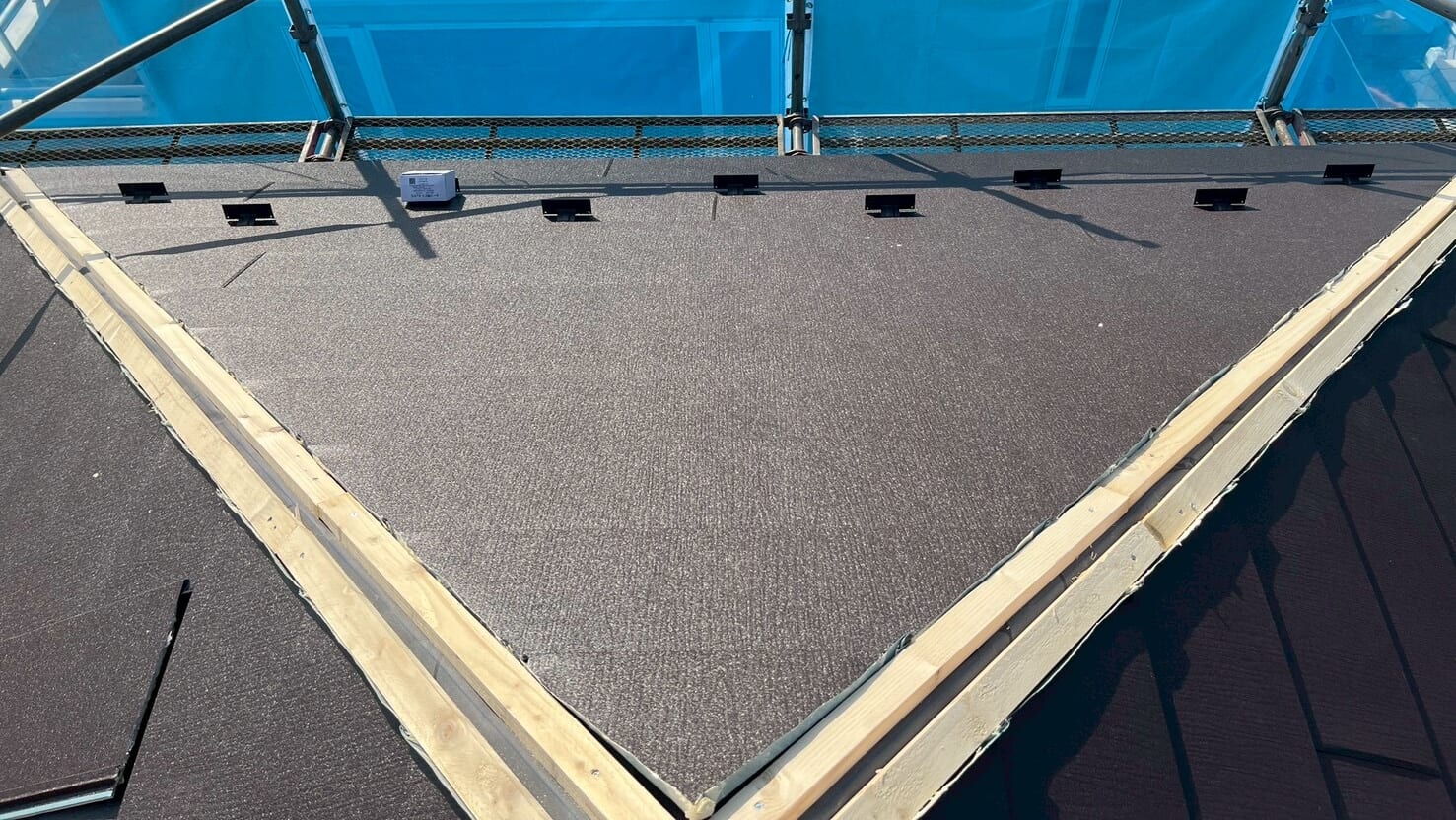 新屋根材の写真