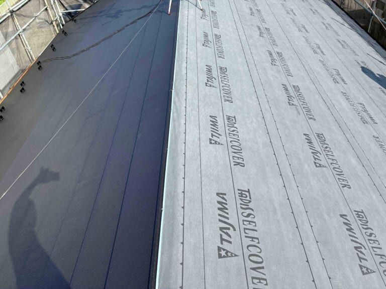 新屋根材の写真