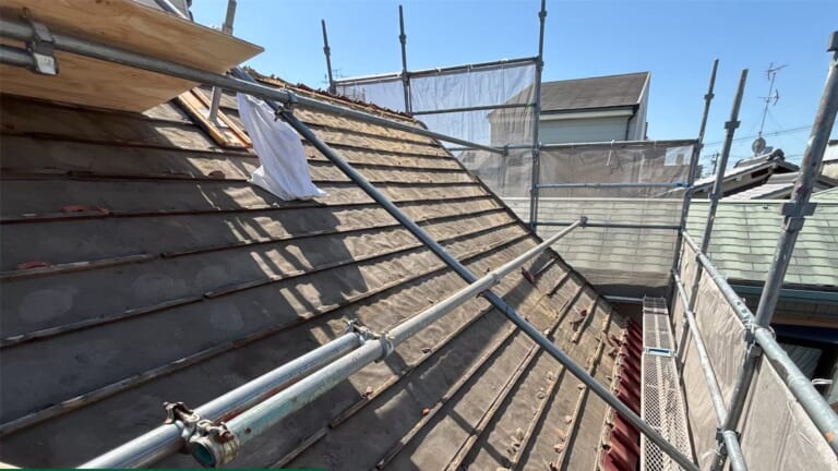 瓦と土の撤去の写真