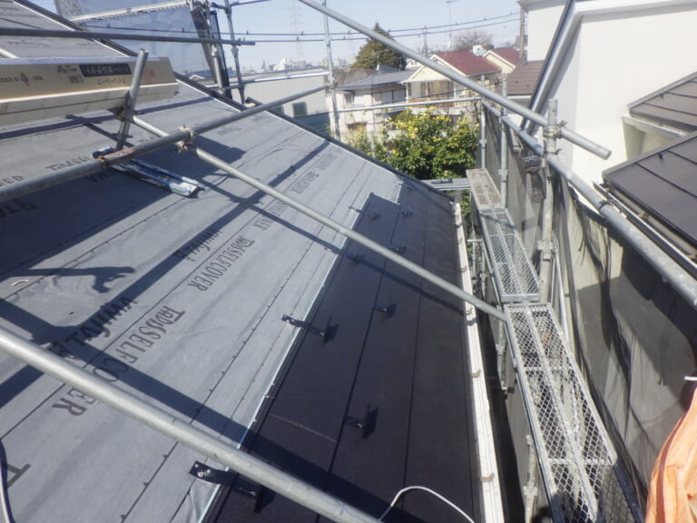 新屋根材の写真