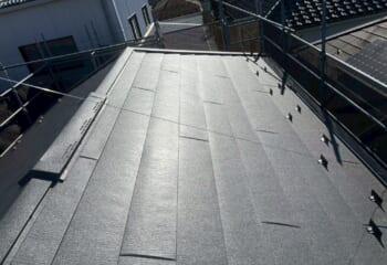 相模原市南区 - 大雨も、真夏の猛暑も、安心。スーパーガルテクトで屋根カバー工法