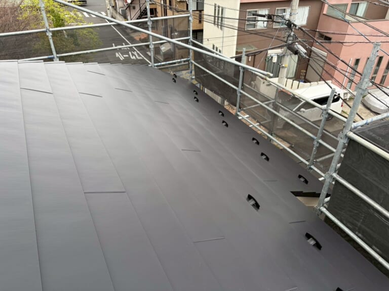 新屋根材の写真