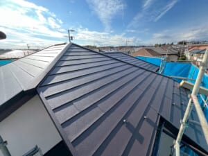 サムネイル画像 東京都町田市 - スーパーガルテクトの葺き替え工法で地震に強い屋根へリフォーム