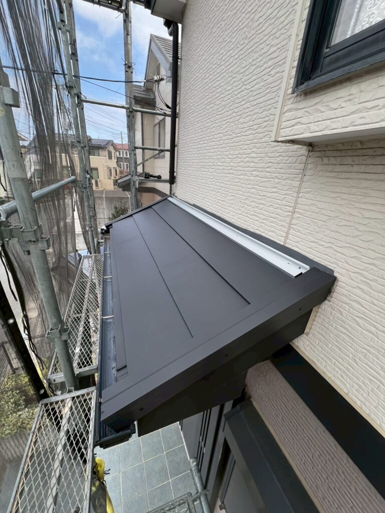 取り合い部はアルミの貫板を使用