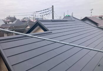 東京都葛飾区 - 高耐食のスーパーガルテクトでサビにくい屋根に葺き替え工法リフォーム