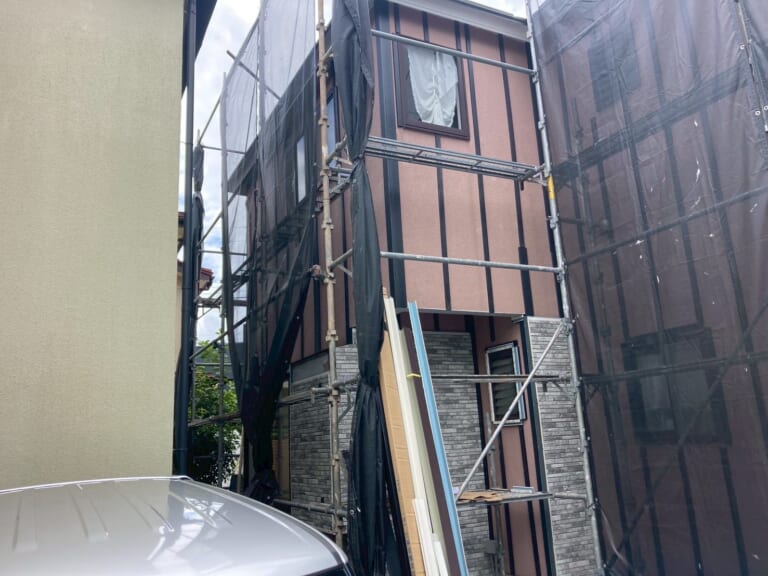胴縁取り付けと金属サイディング張り