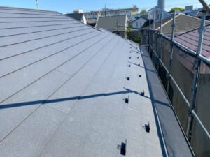サムネイル画像 さいたま市南区 - 断熱材の切り欠き処理! スーパーガルテクトで屋根カバー工法