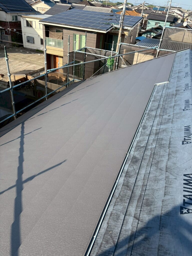 新屋根材の写真