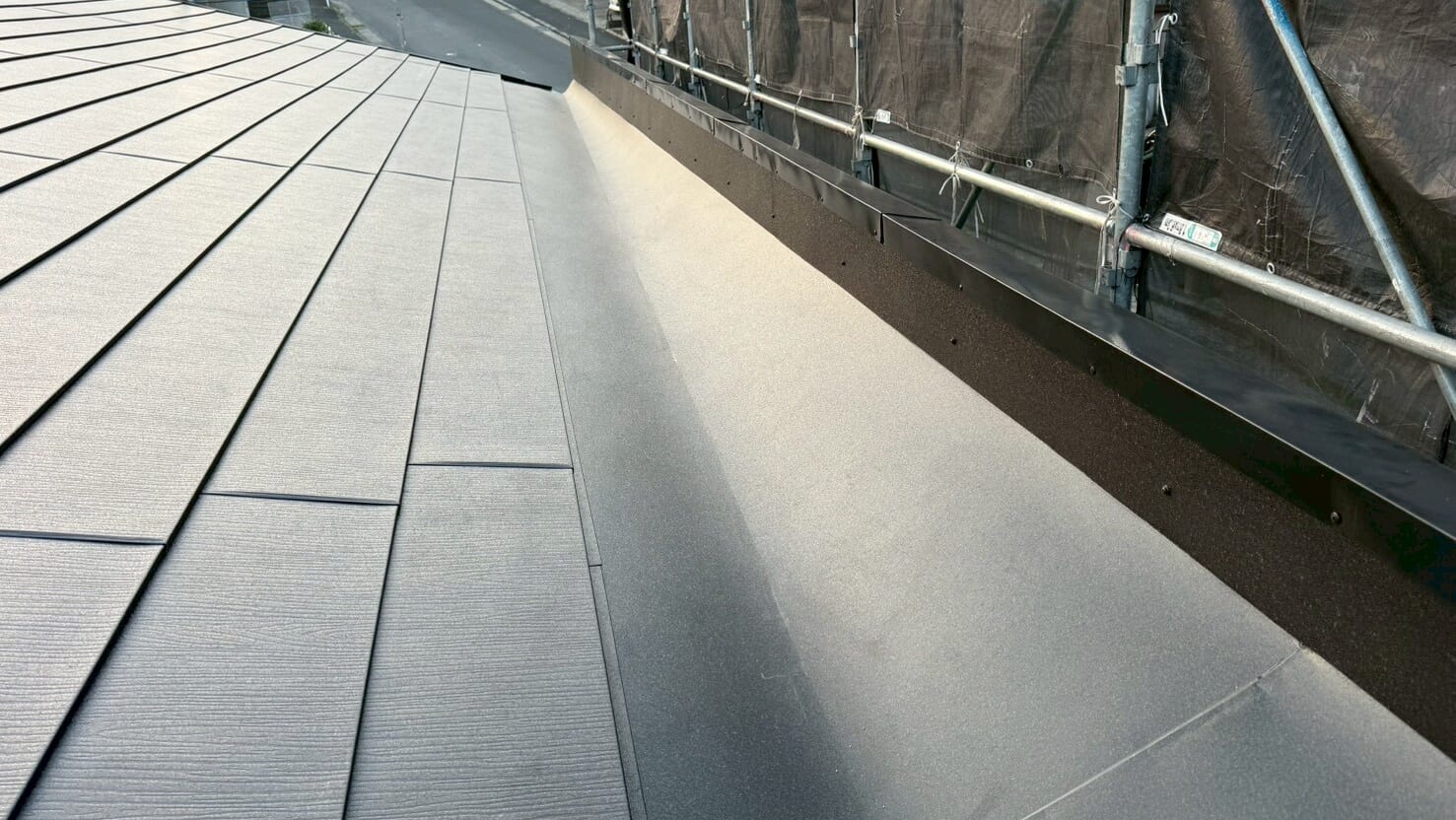 新屋根材の写真