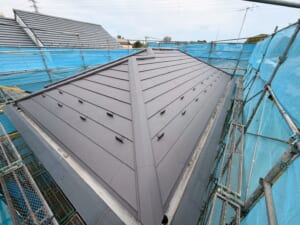サムネイル画像 東京都世田谷区-築10～20年のスレート屋根をスーパーガルテクトで屋根カバー工法