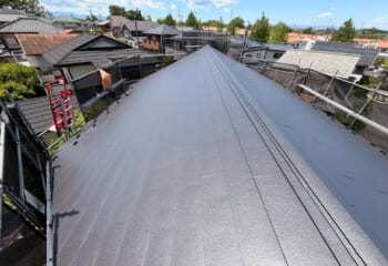 東京都多摩市 - 高品質ルーフィングとテイガクルーフで雨漏りを解消する屋根葺き替え工法
