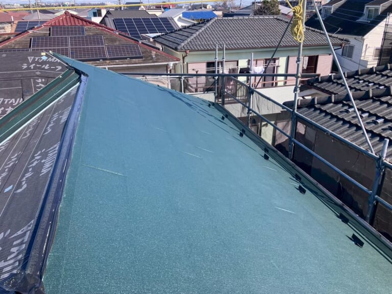 新屋根材の写真
