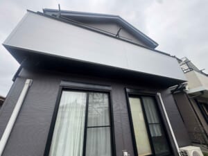 サムネイル画像 千葉県柏市 - スーパーガルテクトと金属サイディングで新築のような外観にカバー工法リフォーム