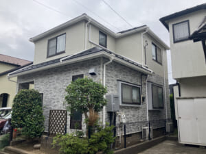 サムネイル画像 千葉県佐倉市- 屋根カバー工法（スーパーガルテクト）＆外壁カバー工法（金属サイディング横張り）・雨樋交換工事