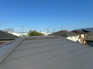 サムネイル画像 三重県伊賀市-築20〜30年のスレート屋根をスーパーガルテクトで葺き替え工事