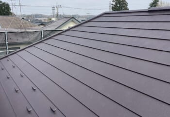 東京都武蔵村山市 - スーパーガルテクトで屋根カバー工法！雨樋交換も同時施工