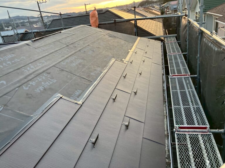 新屋根材の写真