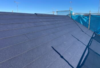 東京都武蔵野市 - 中古物件を徹底防水の美屋根に！ガルテクトによる葺き替えと雨樋交換