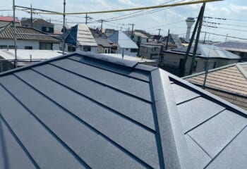 埼玉県富士見市 - アスベスト入りスレート屋根を金属屋根でリフォーム