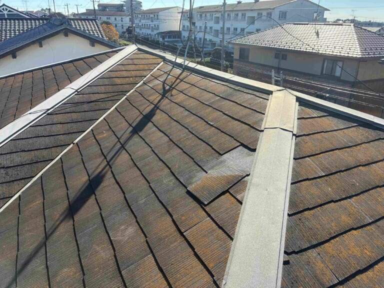 壊れた屋根