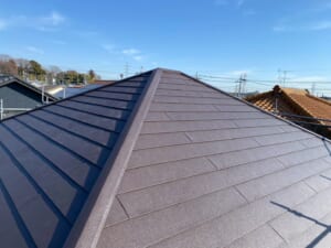 サムネイル画像 埼玉県上尾市 - 千鳥葺きで太陽光にも配慮！スーパーガルテクト葺き替え工事