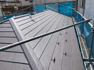 サムネイル画像 東京都江東区 築 -20〜30年のアスベスト入りスレート屋根をカバー工法でスーパーガルテクトに変身！