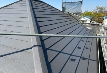 埼玉県飯能市 - コロニアルNEOをスーパーガルテクトで屋根カバー工法と外壁塗装
