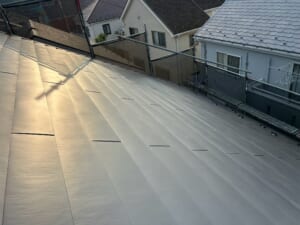 サムネイル画像 横浜市都筑区 - スレート屋根を横暖ルーフαSでカバー工法