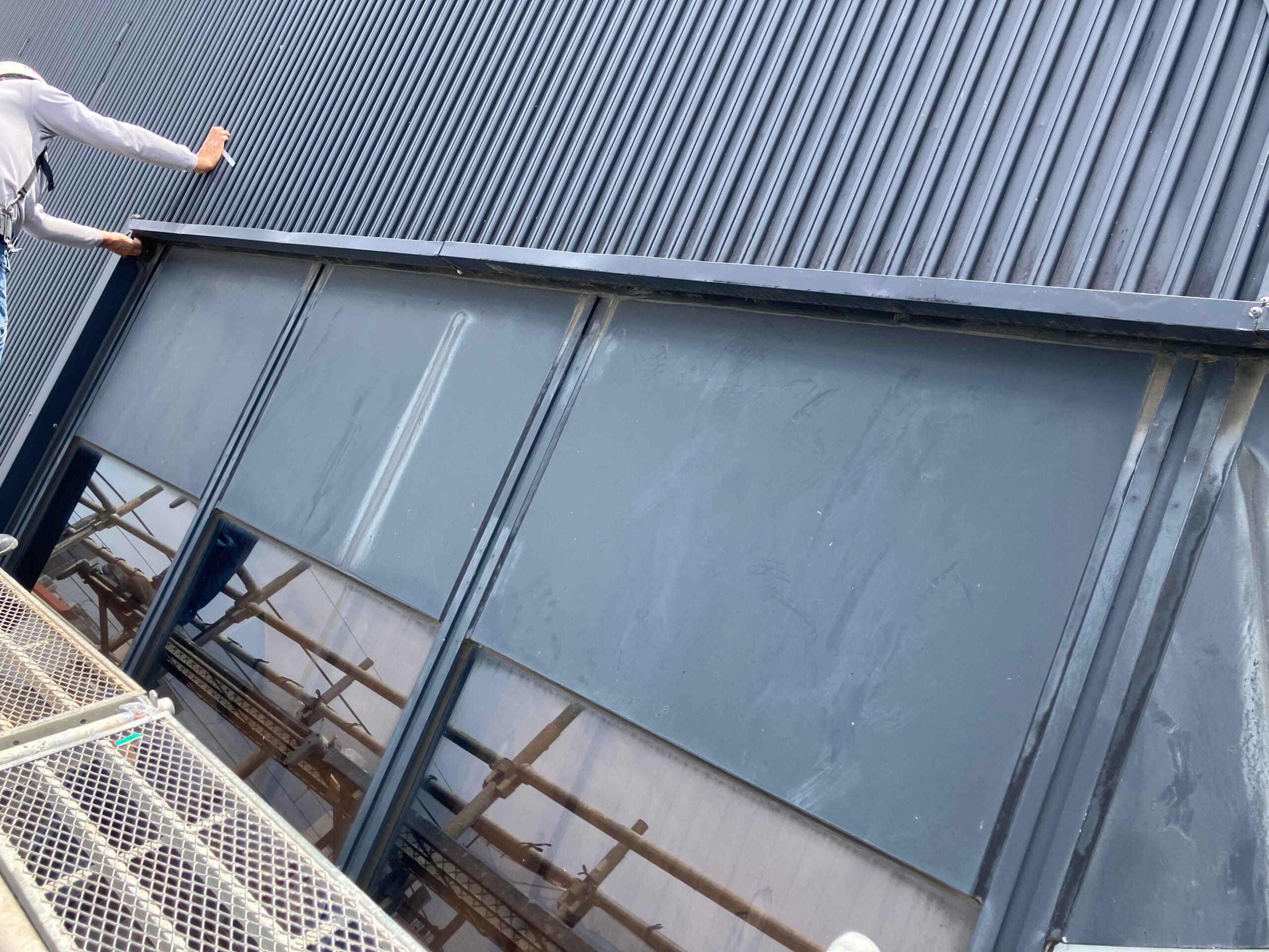 建物専用の雨どいを製作