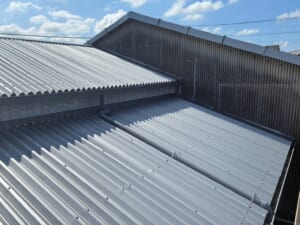 サムネイル画像 東京都西東京市 - スレート屋根をカバー工法でガルバリウム鋼板へ