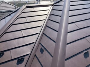 サムネイル画像 東京都調布市 - アスベスト含有スレートを横暖ルーフαプレミアムSへ葺き替え