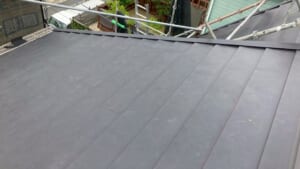 サムネイル画像 千葉県木更津市 - スレート屋根を横暖ルーフαプレミアムSでカバー工法