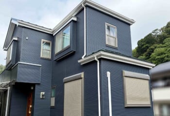 神奈川県横須賀市 - 横暖ルーフαプレミアムSと金属SDの高耐久・高耐食カバー工法工事
